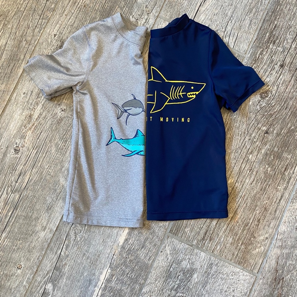 Bundle boys shark rashguard